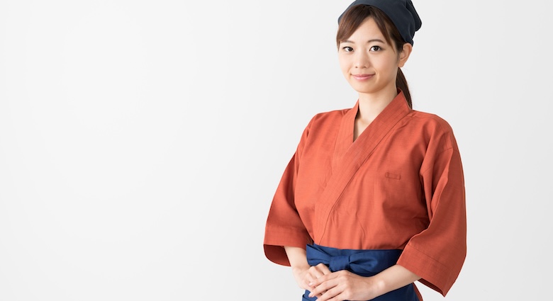 温泉で働く女性の画像
